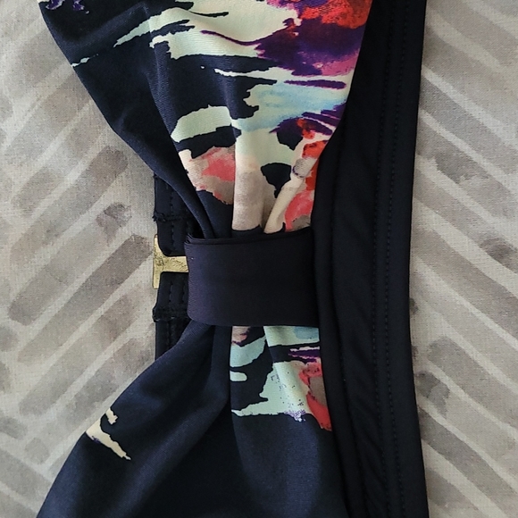 Kate Spade Swim/Bikini Top - Picture 6 of 14